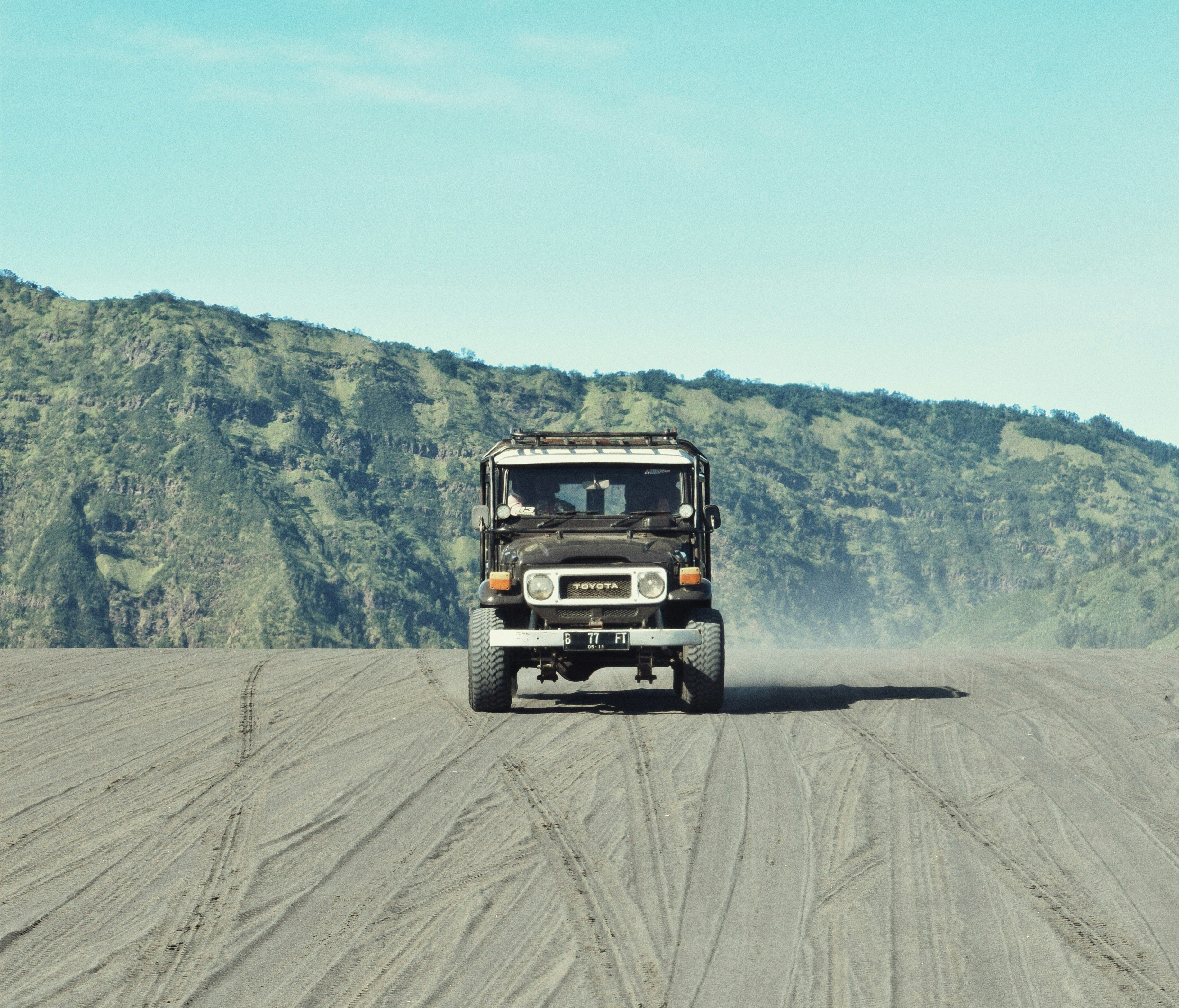 【2026年版】ランクル70再再販最新情報｜受注・納期徹底解説！